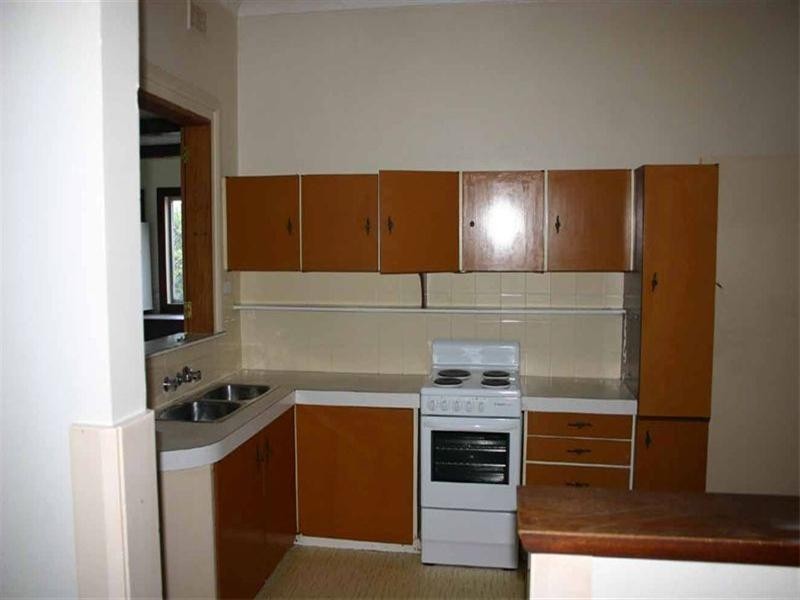 13 White Street, East Gosford NSW 2250