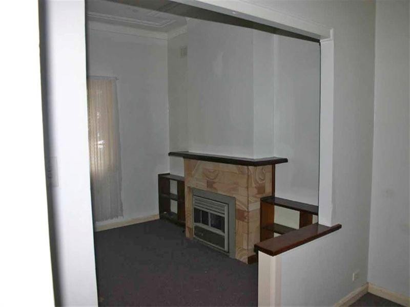 13 White Street, East Gosford NSW 2250