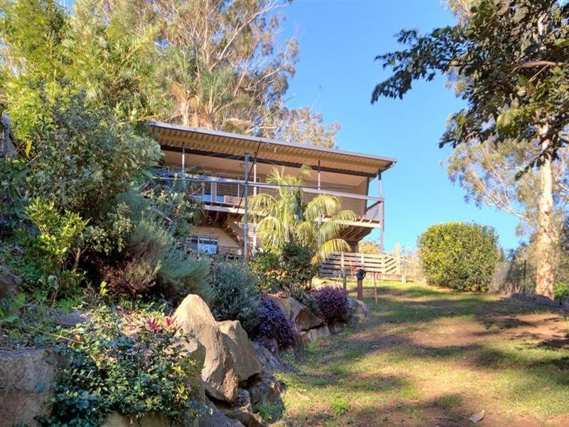 313 AVOCA Drive, Green Point NSW 2251
