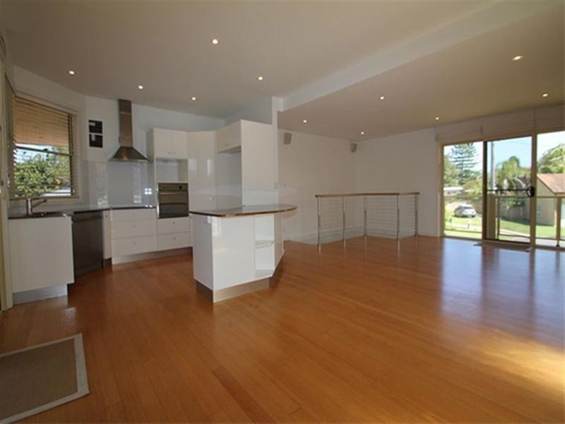 6 Minell Close, Wamberal NSW 2260