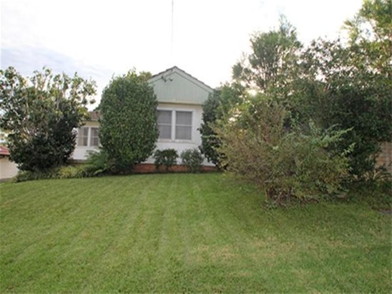 6 White Street, East Gosford NSW 2250