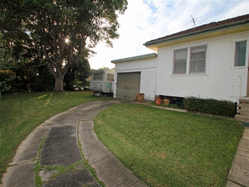 6 White Street, East Gosford NSW 2250