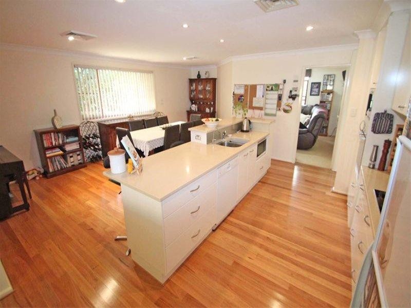 9 Blue Wren Close, Green Point NSW 2251