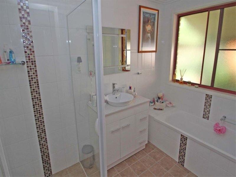 9 Blue Wren Close, Green Point NSW 2251