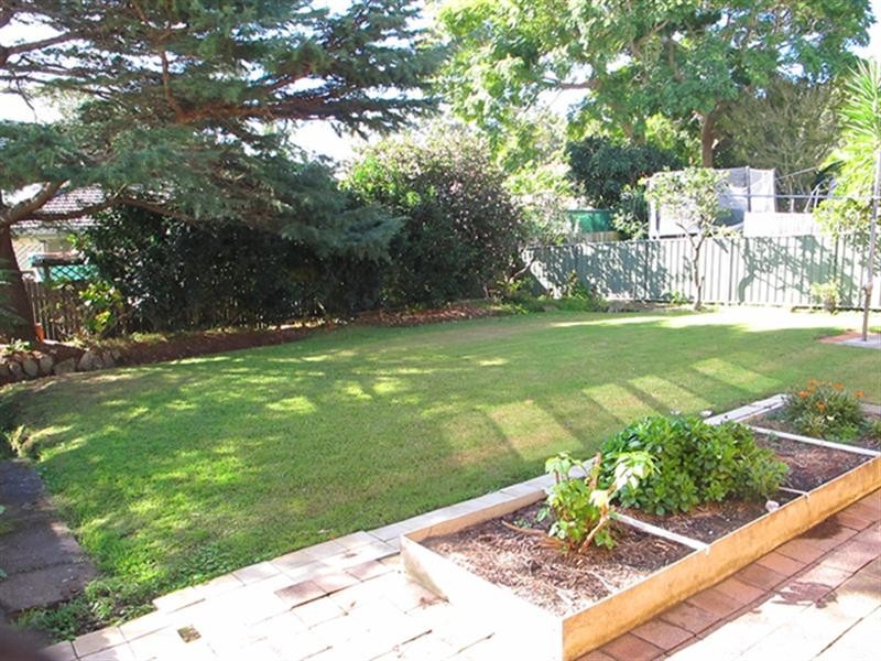 16 Lakewood Avenue, Green Point NSW 2251