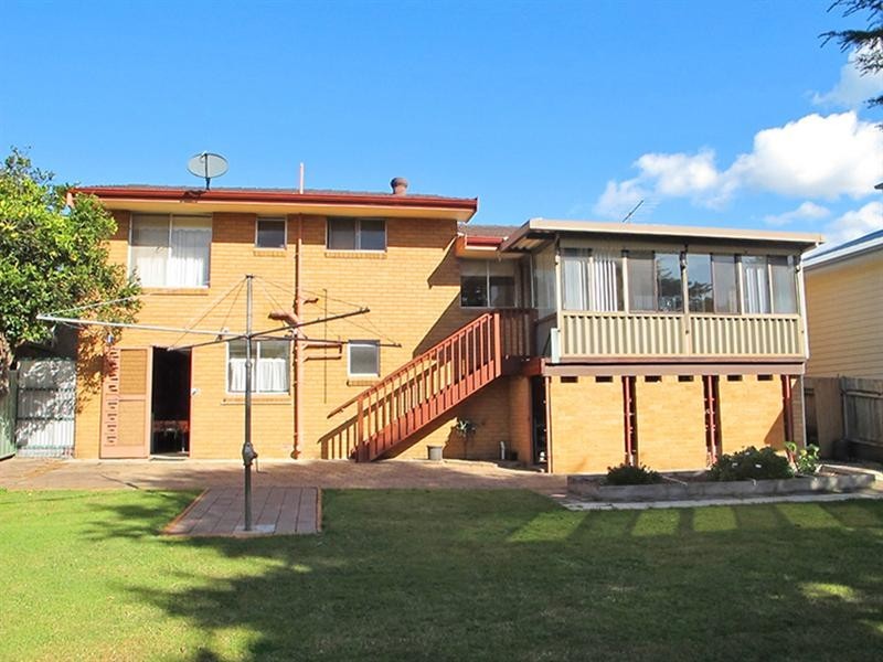 16 Lakewood Avenue, Green Point NSW 2251