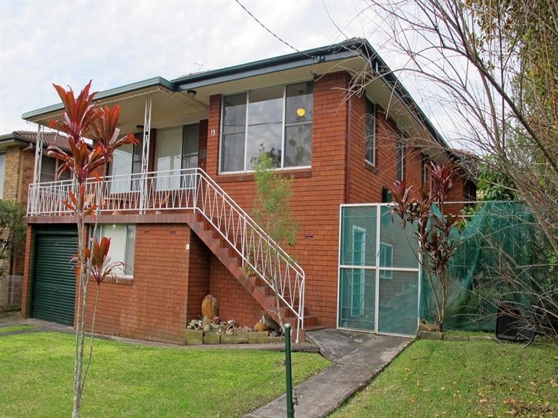 15 Edgewater Avenue, Green Point NSW 2251