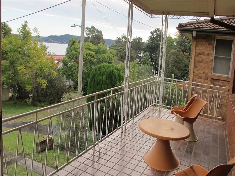 15 Edgewater Avenue, Green Point NSW 2251