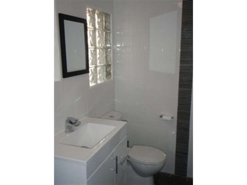 313 Avoca Drive, Green Point NSW 2251