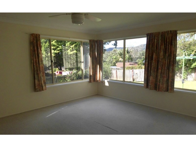 19 Greenlee Street, Green Point NSW 2251