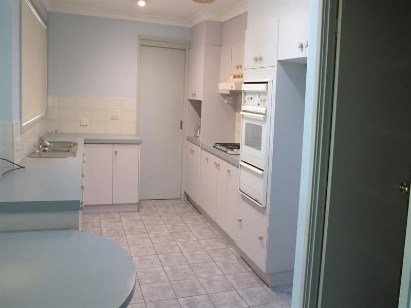 7 Lauren Close, Green Point NSW 2251