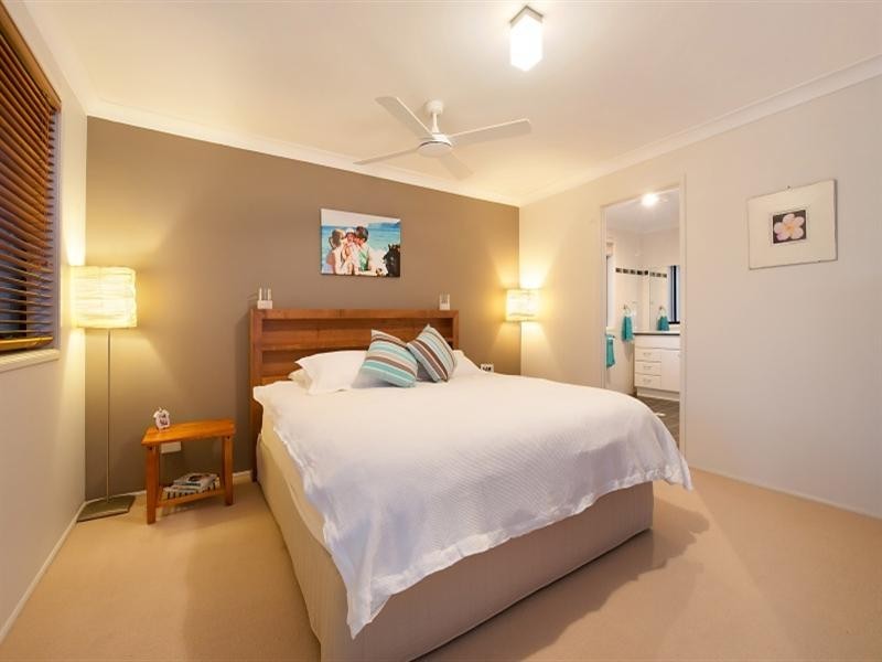 15 Bellbower Close, Green Point NSW 2251