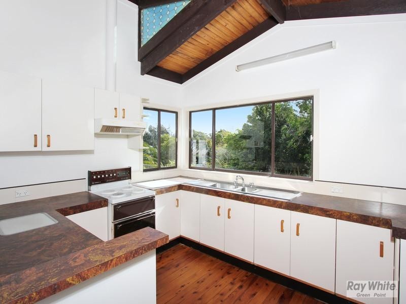 167 Avoca Drive, Green Point NSW 2251