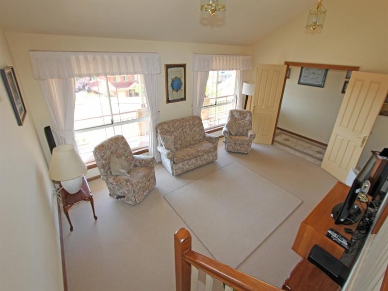 11 Mount Place, Green Point NSW 2251