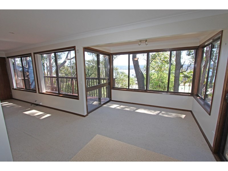 18A David Street, Green Point NSW 2251