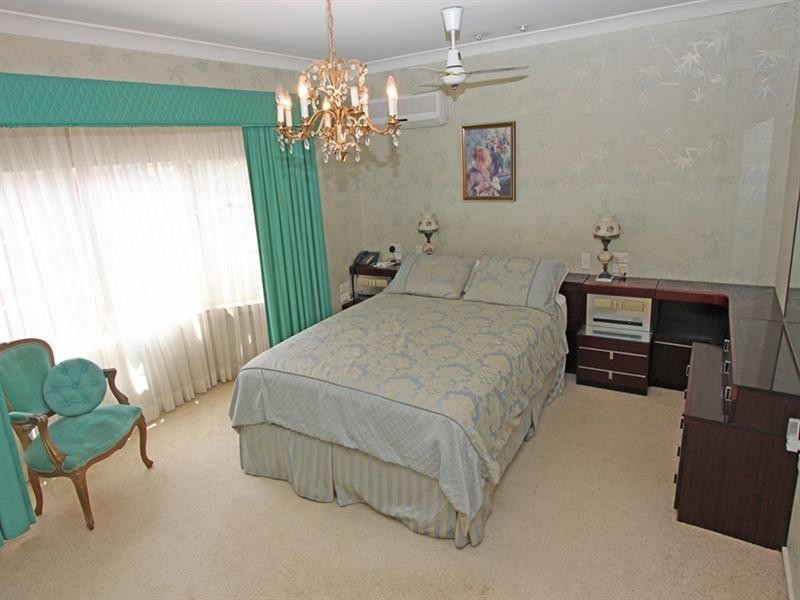 224 Avoca Drive, Green Point NSW 2251