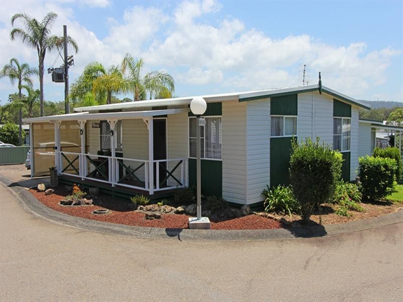 1 Third Avenue Broadlands Estate, Green Point NSW 2251