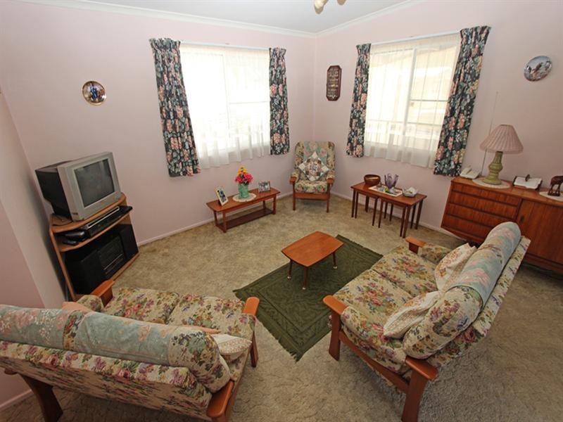 1 Third Avenue Broadlands Estate, Green Point NSW 2251