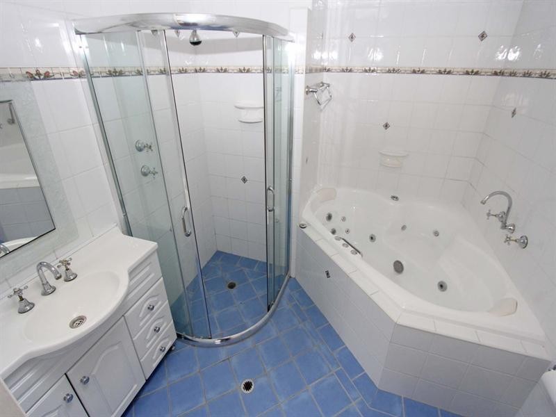 195 Avoca Drive, Green Point NSW 2251