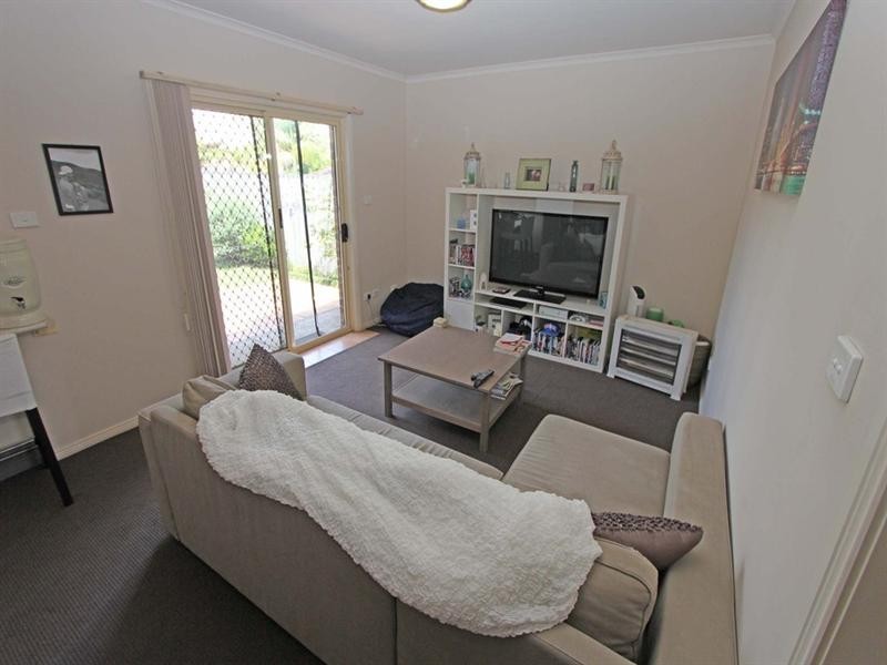 2/34 Oakes Street, Kariong NSW 2250