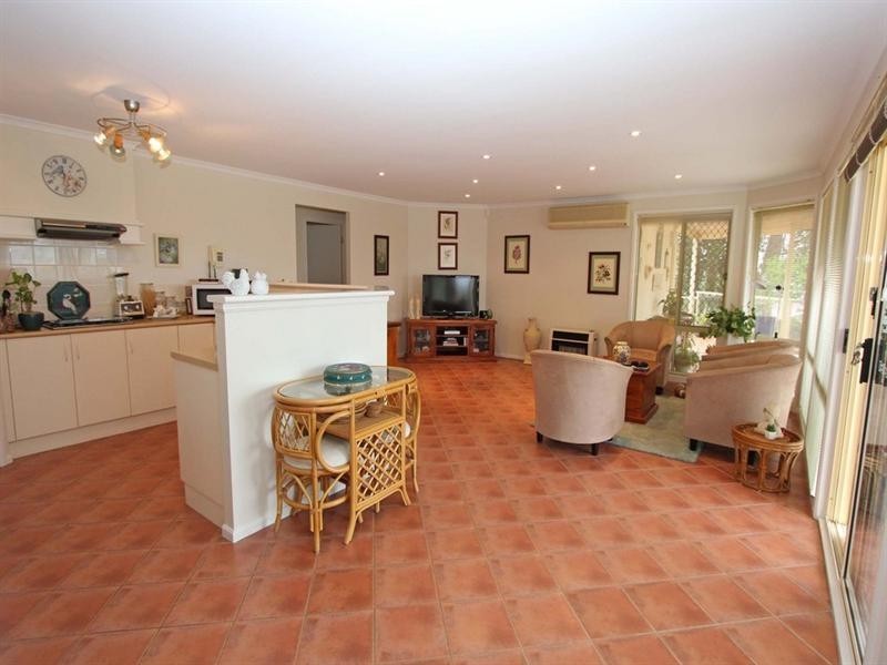 2 Sycamore Close, Springfield NSW 2250