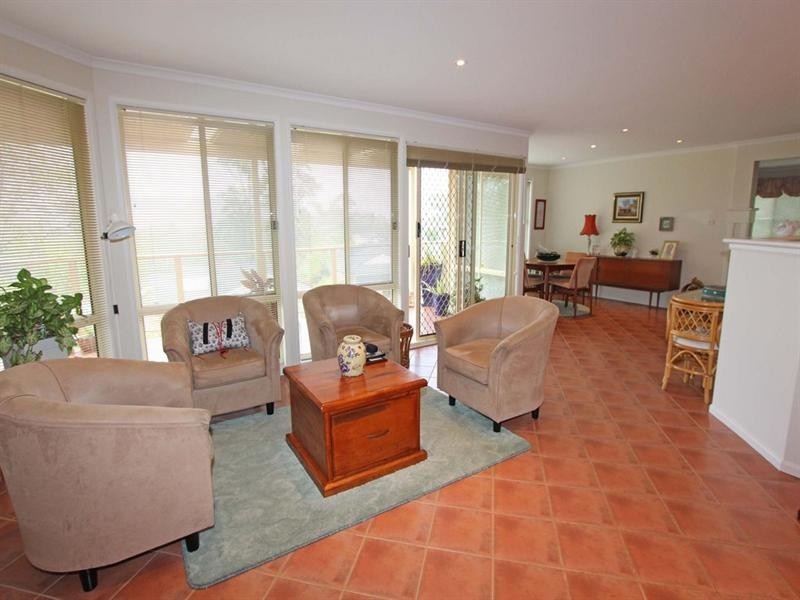 2 Sycamore Close, Springfield NSW 2250