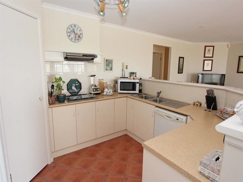 2 Sycamore Close, Springfield NSW 2250