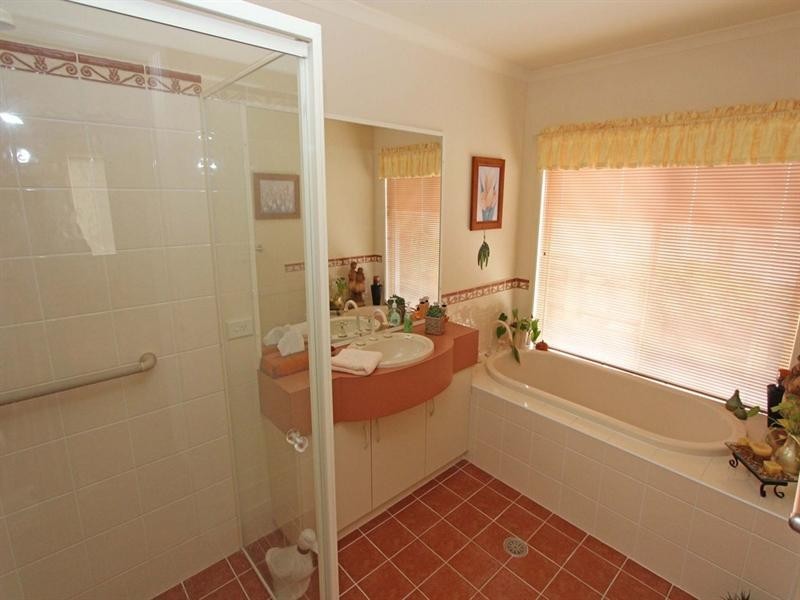 2 Sycamore Close, Springfield NSW 2250