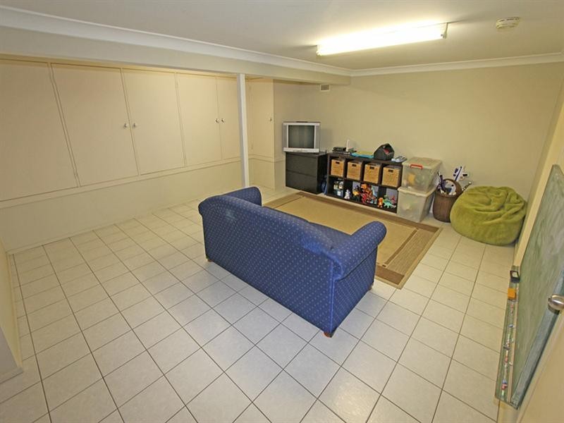 16 Beveridge Drive, Green Point NSW 2251