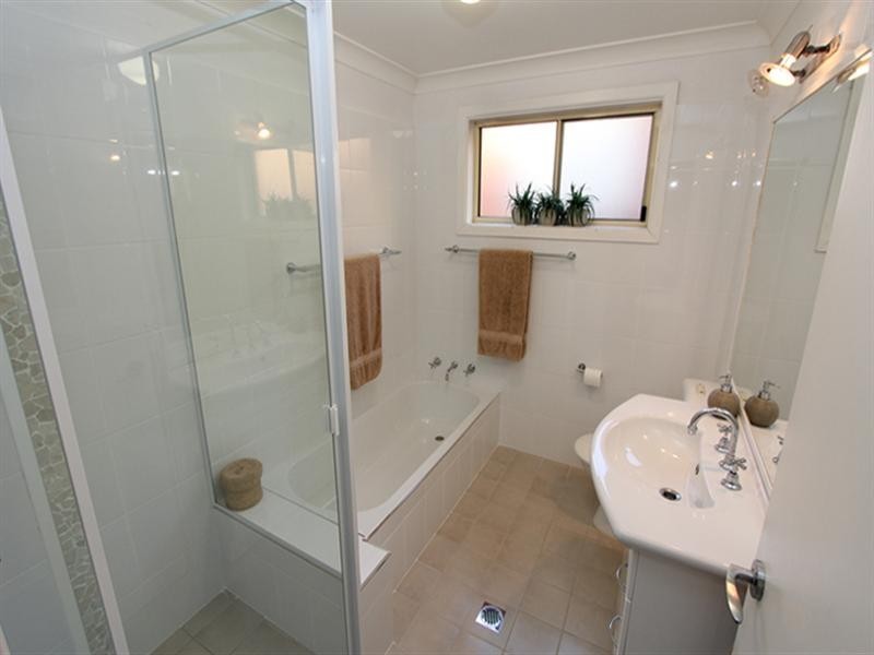 16 Beveridge Drive, Green Point NSW 2251