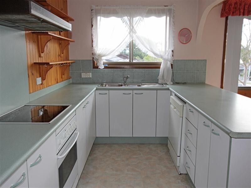 38 Orana Street, Green Point NSW 2251