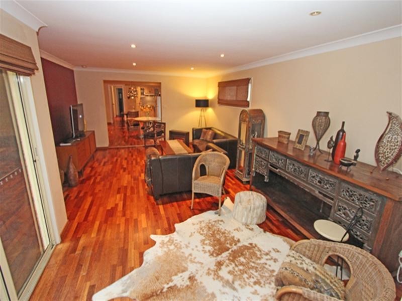 36 Sabrina Avenue, Bateau Bay NSW 2261