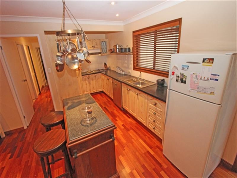 36 Sabrina Avenue, Bateau Bay NSW 2261