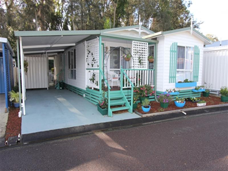 52 Second Avenue, Broadlands Estate, Green Point NSW 2251