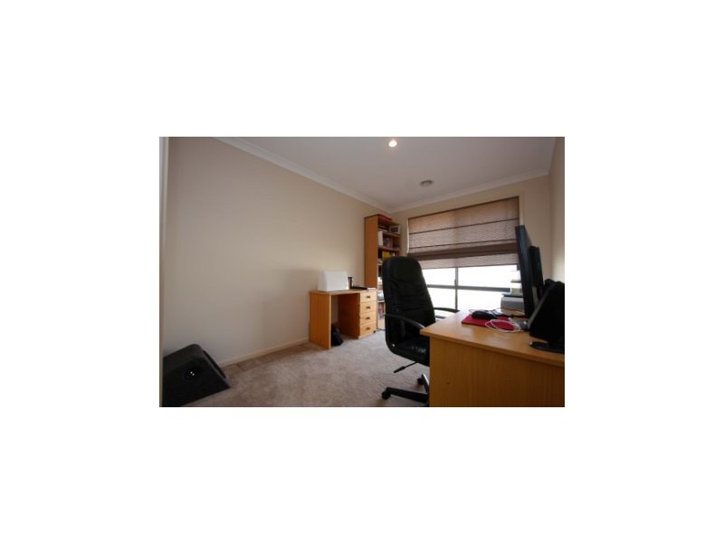 13 Honeysuckle Way, Thurgoona NSW 2640