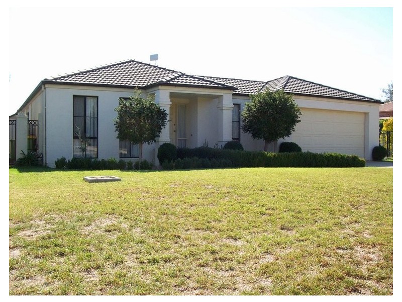 107 Pell Street, Howlong NSW 2643