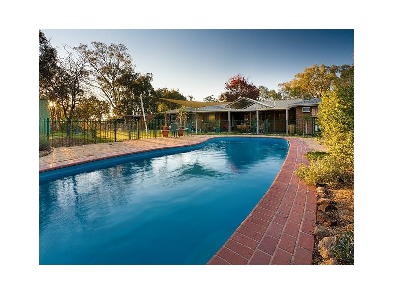 110 Hawthorn Road, Jindera NSW 2642