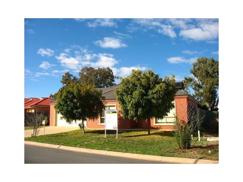 44 Robbins Drive, Albury NSW 2640