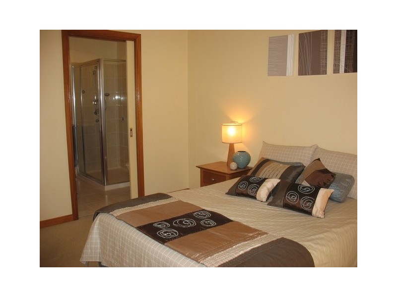 44 Robbins Drive, Albury NSW 2640