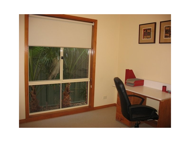 44 Robbins Drive, Albury NSW 2640