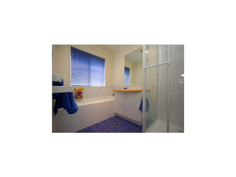 170 Clarke Street, Howlong NSW 2643