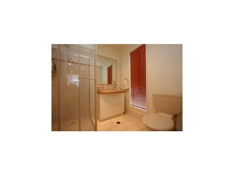 170 Clarke Street, Howlong NSW 2643