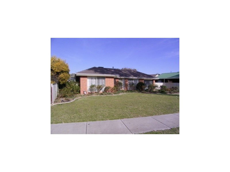 9 Sarson Road, Lavington NSW 2641
