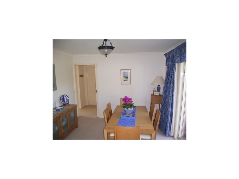 9 Sarson Road, Lavington NSW 2641