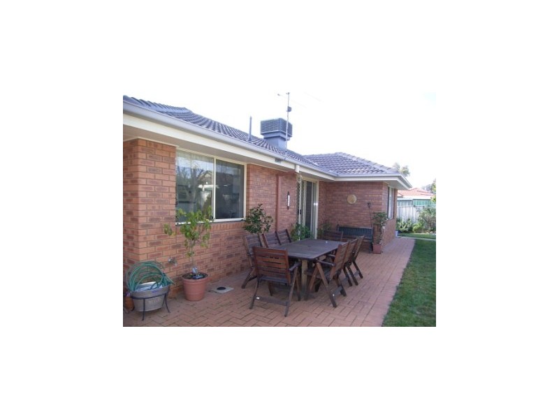 9 Sarson Road, Lavington NSW 2641