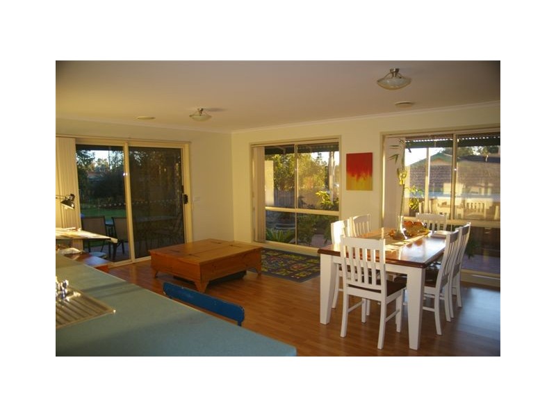 7 Meyer Place, Thurgoona NSW 2640