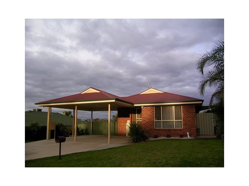 249 Desmond Street, Lavington NSW 2641