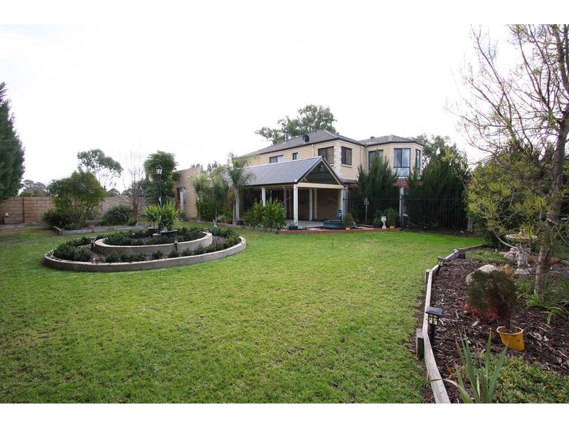 90 Larmer Street, Howlong NSW 2643