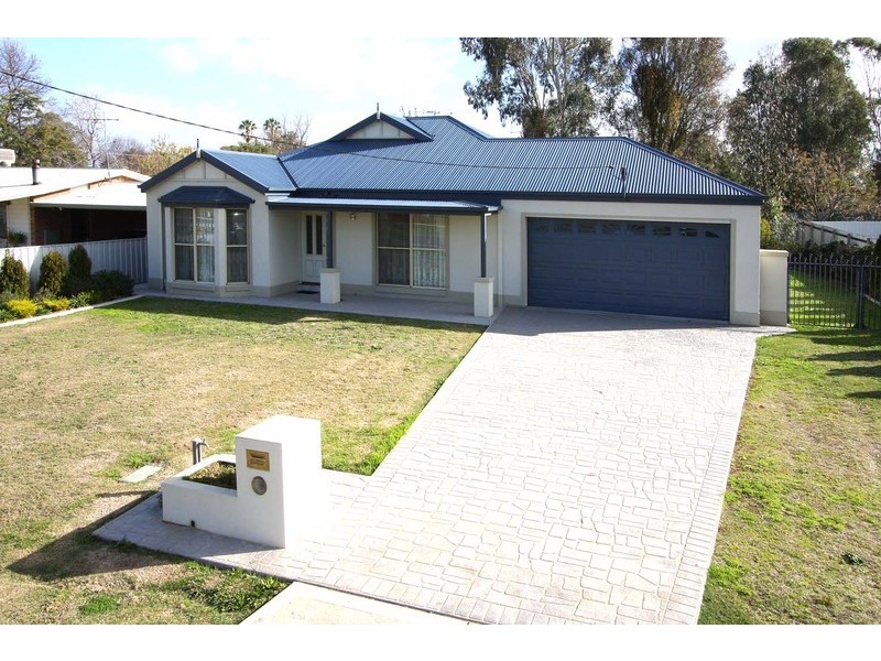 127 Sturt Street, Howlong NSW 2643