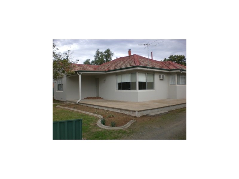 20 Russell, Howlong NSW 2643